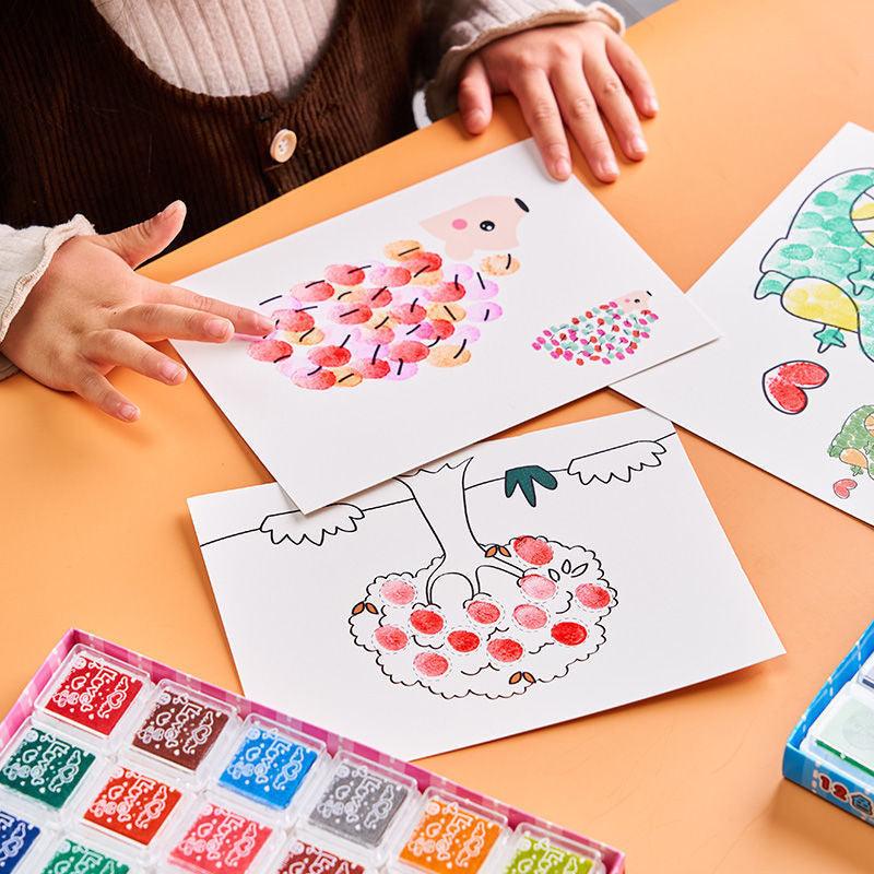 Children Finger Painting - Glim N Style