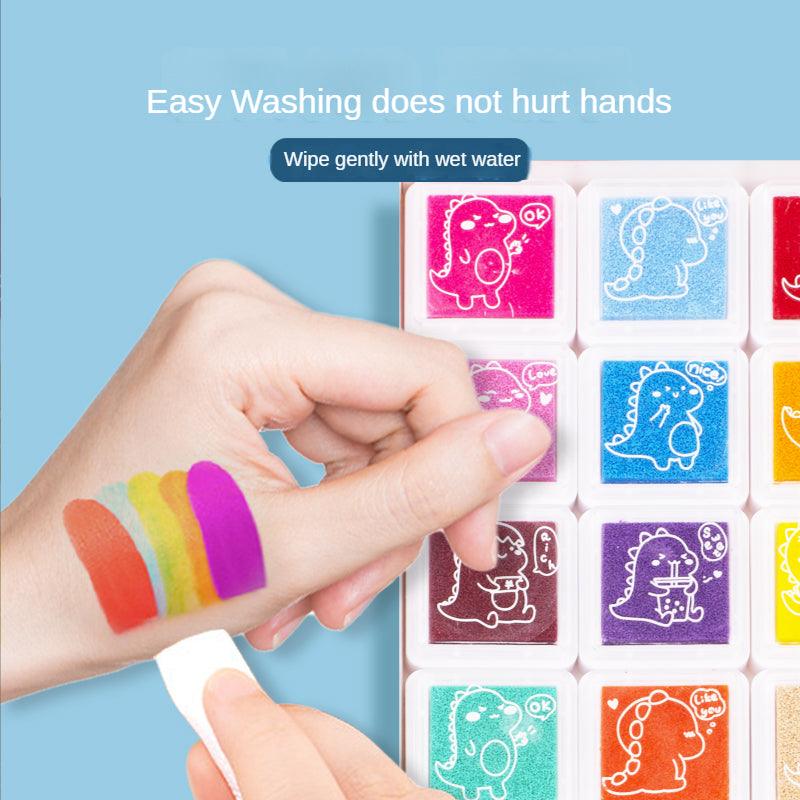 Children Finger Painting - Glim N Style